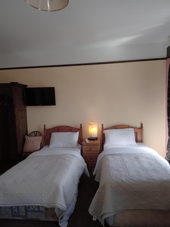 Buggle's Pub&Accommodation Kilrush Esterno foto