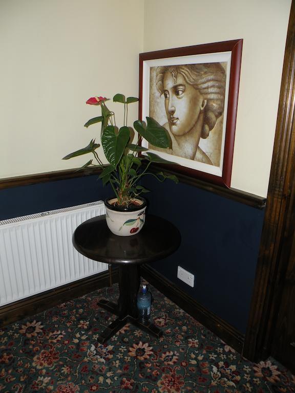Buggle's Pub&Accommodation Kilrush Esterno foto